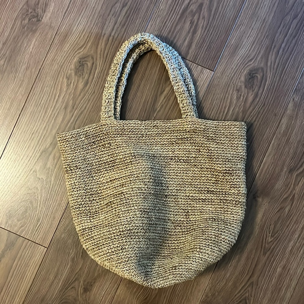 Large raffia tote bag